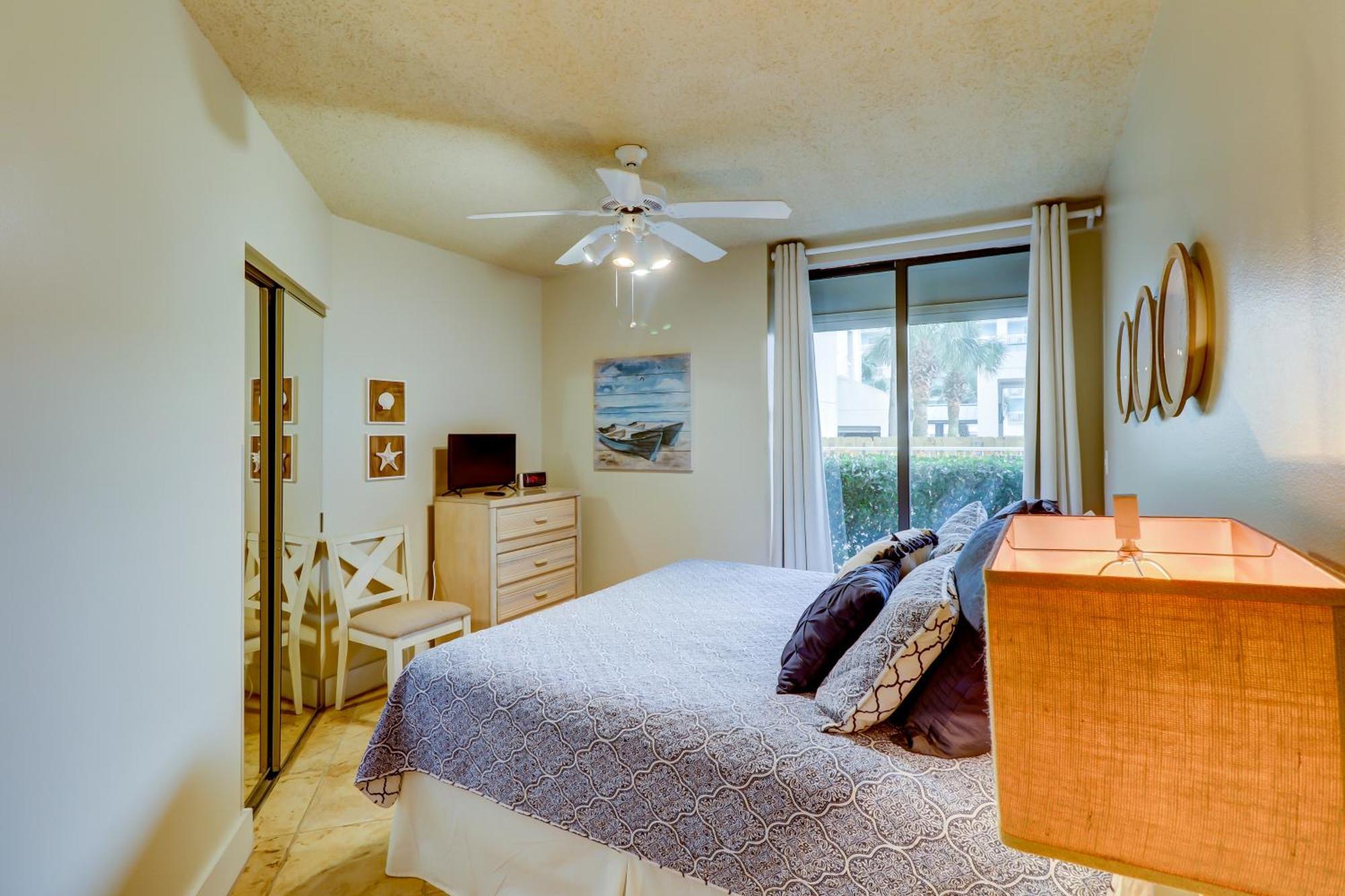 Вилла Windward Pointe Орандж-Бич Номер фото